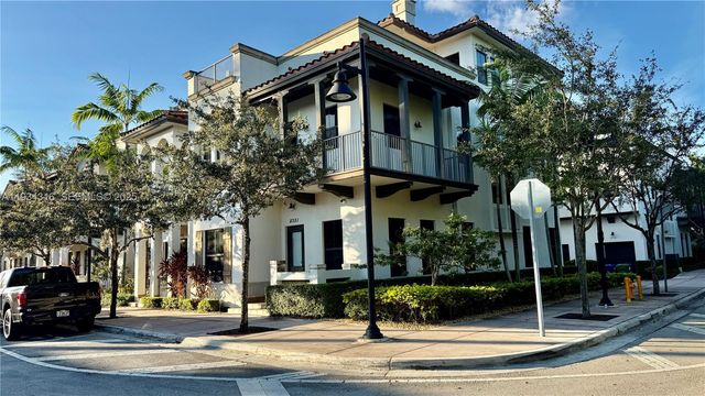 8351 NW 51st Ter 8351, Doral, FL 33166