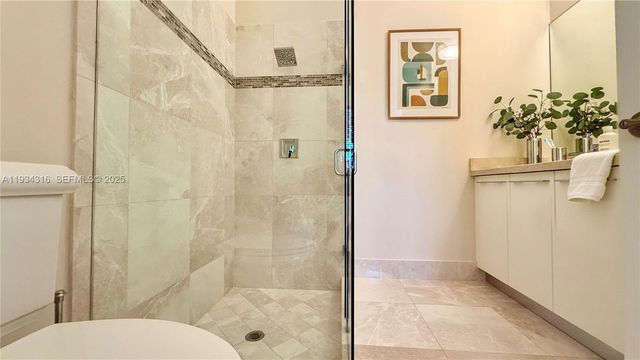 8351 NW 51st Ter 8351, Doral, FL 33166