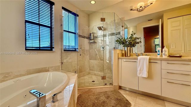 8351 NW 51st Ter 8351, Doral, FL 33166