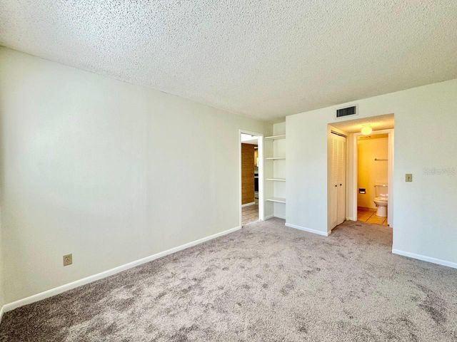 6324 NEWTOWN CIRCLE 24B5, Tampa, FL 33615