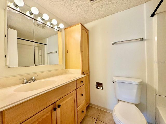 6324 NEWTOWN CIRCLE 24B5, Tampa, FL 33615