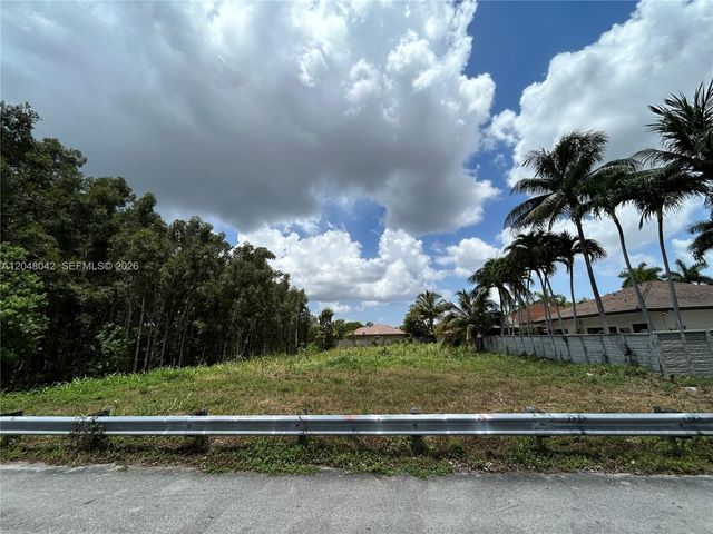 148 SW 32 Lane, Miami, FL 33185
