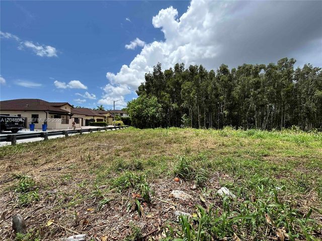 148 SW 32 Lane, Miami, FL 33185