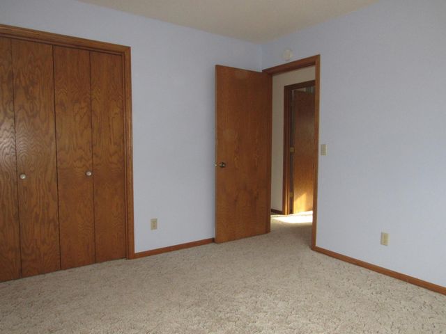 1621 Oakwood Drive, Worthington, MN 56187