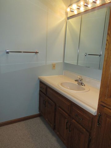 1621 Oakwood Drive, Worthington, MN 56187