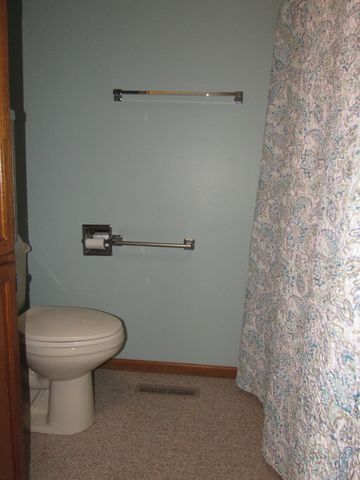 1621 Oakwood Drive, Worthington, MN 56187