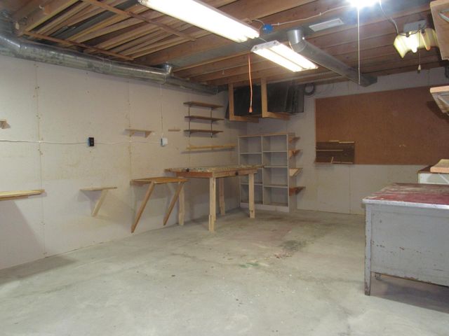 1621 Oakwood Drive, Worthington, MN 56187