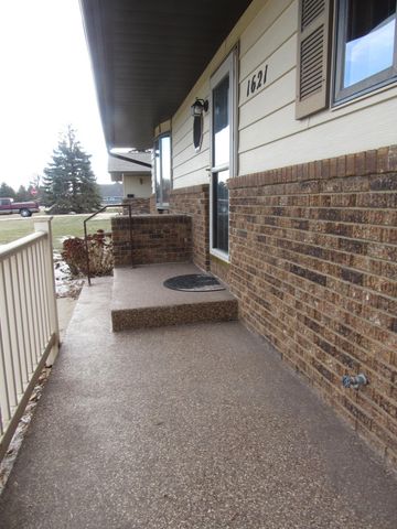 1621 Oakwood Drive, Worthington, MN 56187