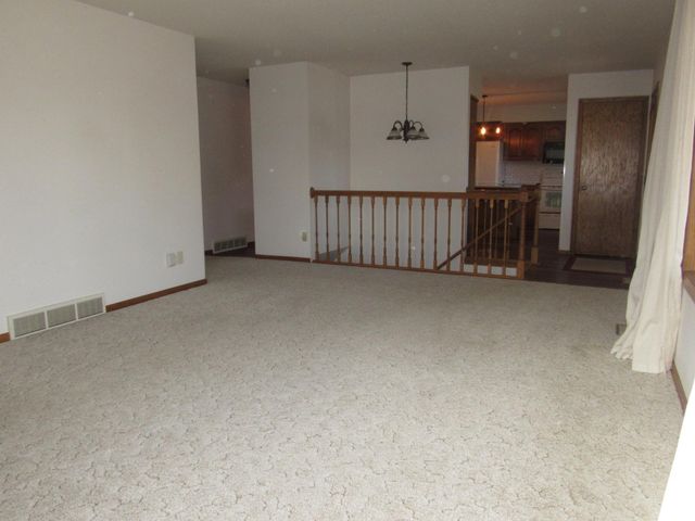 1621 Oakwood Drive, Worthington, MN 56187