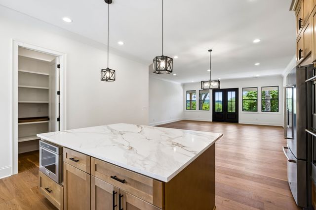2472 Taylor Rd, Columbia, TN 38401