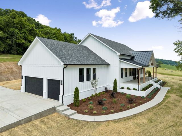2472 Taylor Rd, Columbia, TN 38401