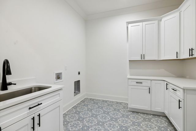 2472 Taylor Rd, Columbia, TN 38401