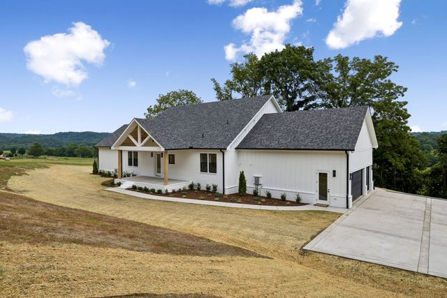 2472 Taylor Rd, Columbia, TN 38401