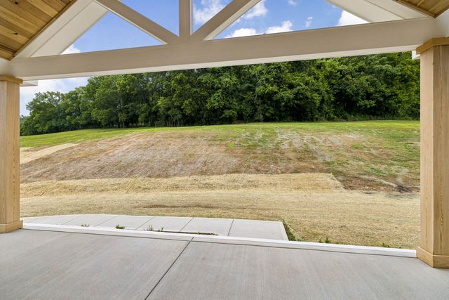 2472 Taylor Rd, Columbia, TN 38401