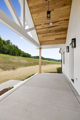 2472 Taylor Rd, Columbia, TN 38401