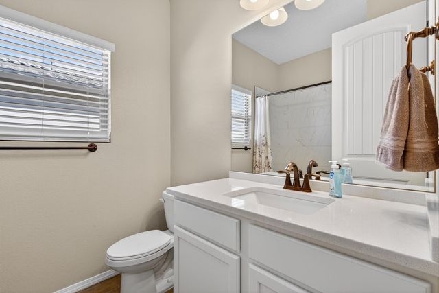 2076 Solara Loop NE, Rio Rancho, NM 87144