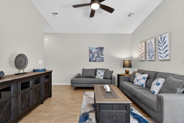 2076 Solara Loop NE, Rio Rancho, NM 87144