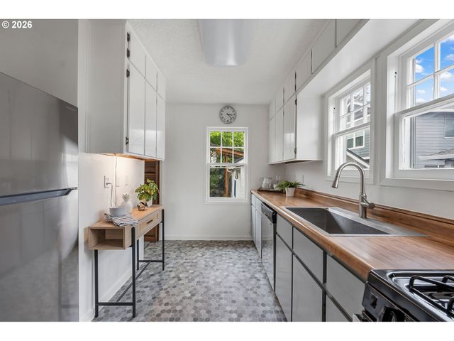 4212 Se 79TH Ave, Portland, OR 97206