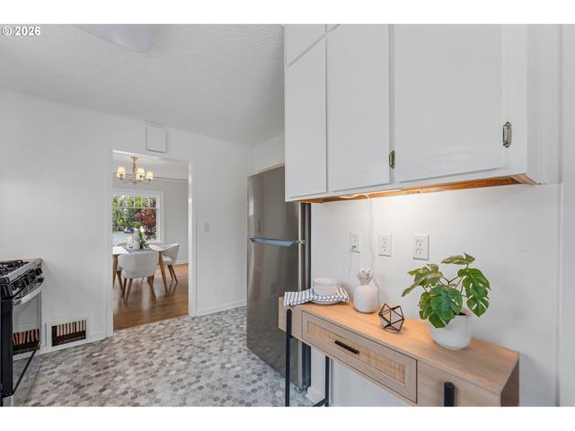 4212 Se 79TH Ave, Portland, OR 97206