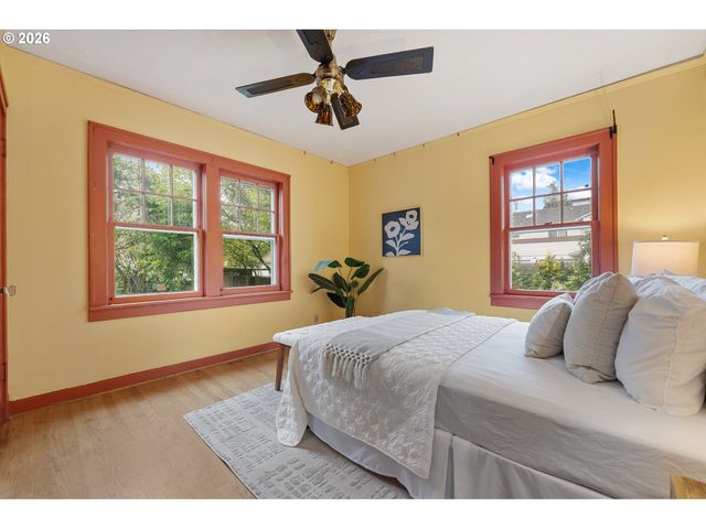 4212 Se 79TH Ave, Portland, OR 97206