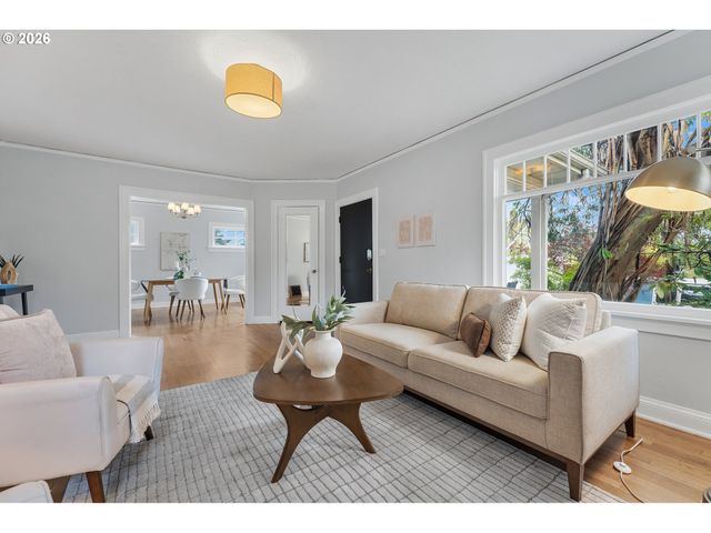 4212 Se 79TH Ave, Portland, OR 97206