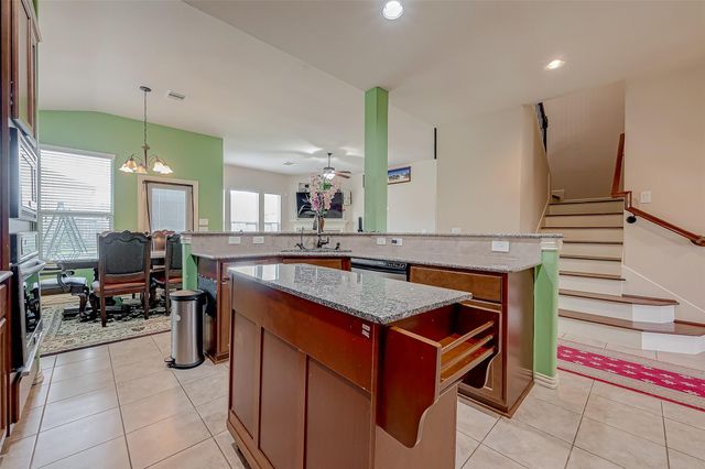 5626 Jay Thrush Drive, Richmond, TX 77407
