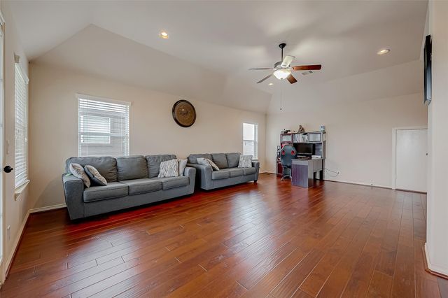 5626 Jay Thrush Drive, Richmond, TX 77407