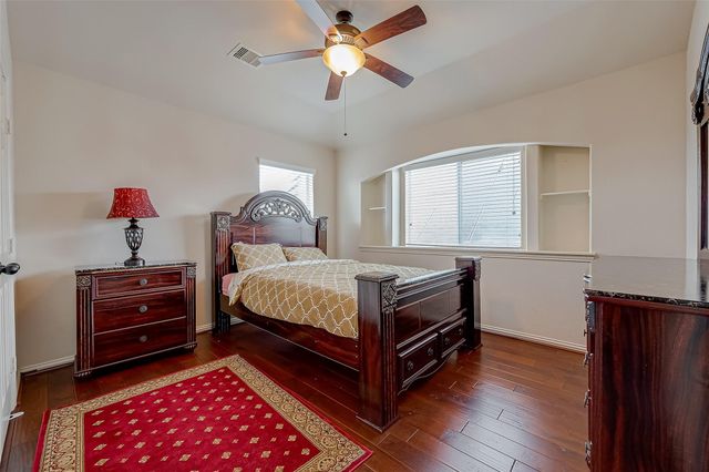 5626 Jay Thrush Drive, Richmond, TX 77407