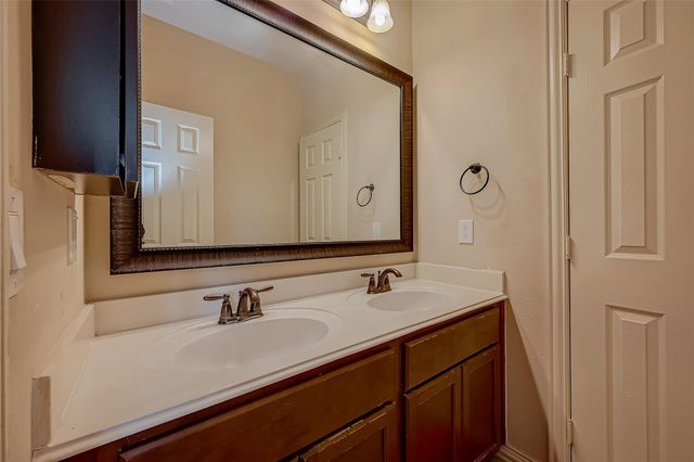 5626 Jay Thrush Drive, Richmond, TX 77407