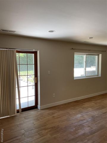 7096 Riverstone Road, West Bloomfield, MI 48322
