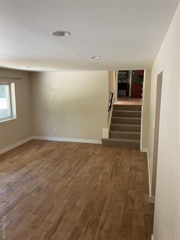7096 Riverstone Road, West Bloomfield, MI 48322