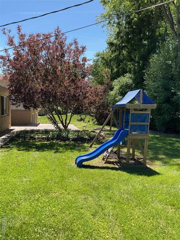 7096 Riverstone Road, West Bloomfield, MI 48322