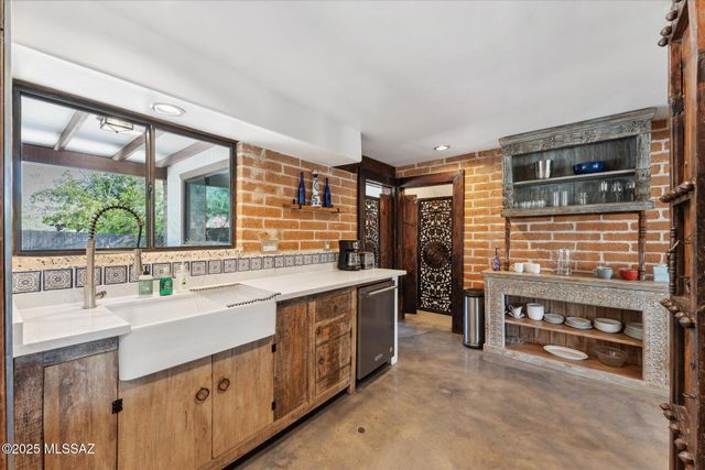 7741 E Camino Bavispe, Tucson, AZ 85715