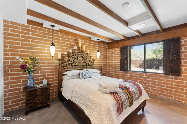 7741 E Camino Bavispe, Tucson, AZ 85715