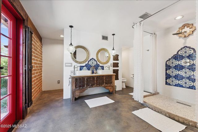 7741 E Camino Bavispe, Tucson, AZ 85715