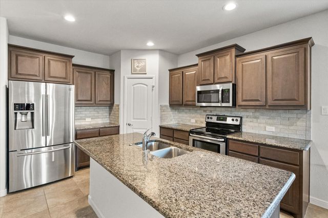 1040 Brownford Drive, Fort Worth, TX 76028