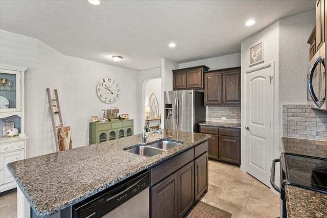 1040 Brownford Drive, Fort Worth, TX 76028