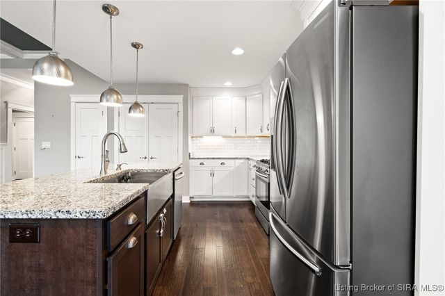 3401 Naples Way, Sellersburg, IN 47172