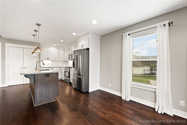 3401 Naples Way, Sellersburg, IN 47172