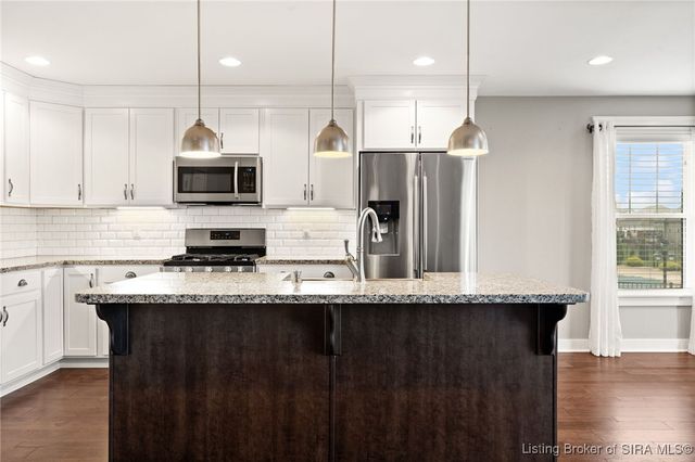 3401 Naples Way, Sellersburg, IN 47172