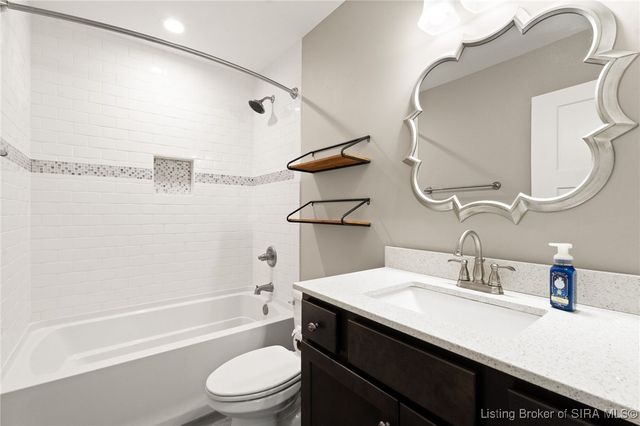 3401 Naples Way, Sellersburg, IN 47172