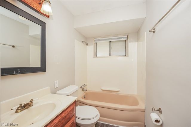 6045 Dunham Road, Maple Heights, OH 44137