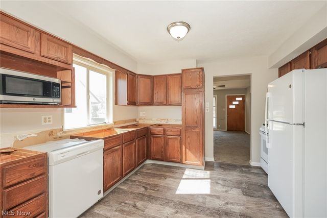 6045 Dunham Road, Maple Heights, OH 44137