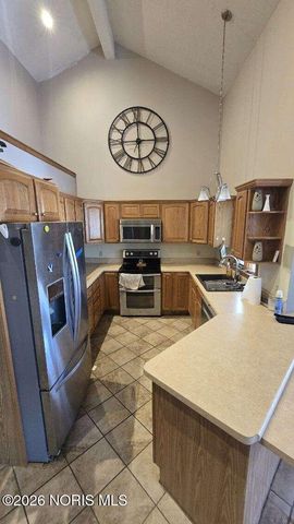 1725 Parkside Place, Findlay, OH 45840