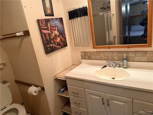 188 Lagos Vista Avenue, Mercedes, TX 78570