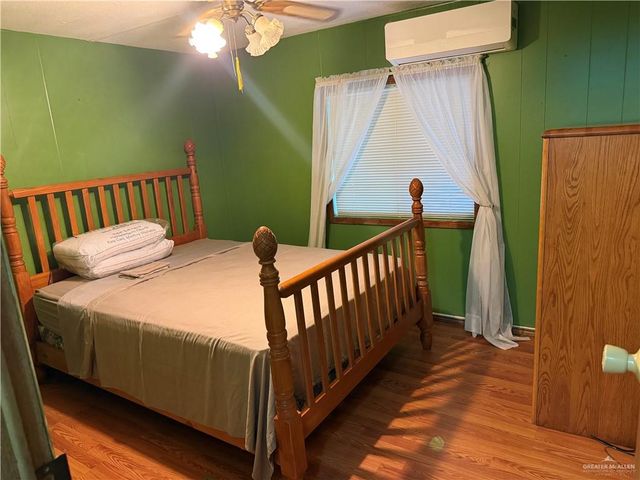 188 Lagos Vista Avenue, Mercedes, TX 78570