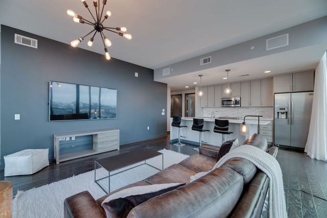 1212 Laurel St Apt 1915, Nashville, TN 37203