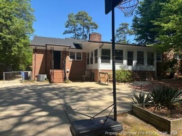 1513 Raeford Road, Fayetteville, NC 28305