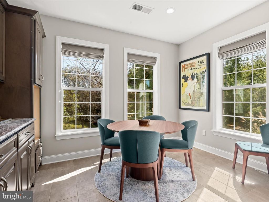 Image 23 of property listing at 5930 GREAT STAR DR #106, Clarksville, MD 21029