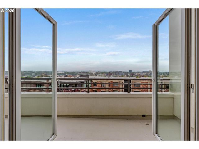 2445 Nw WESTOVER Rd 414, Portland, OR 97210